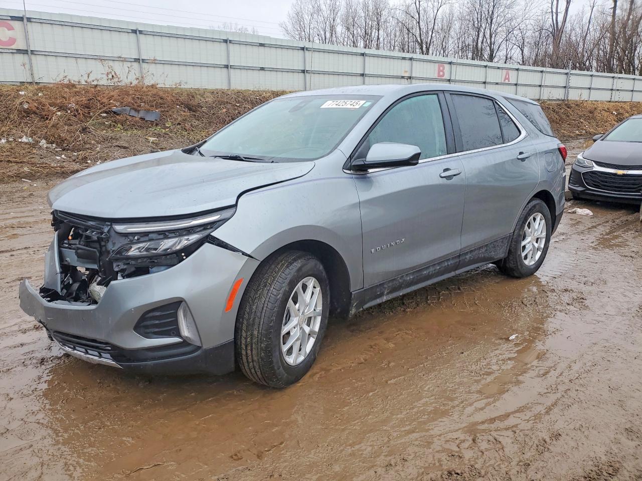 Salvage Chevrolet Equinox Image