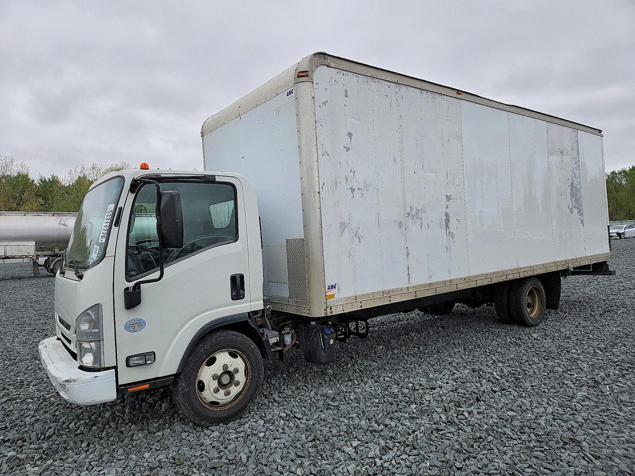 Salvage Isuzu Npr Image
