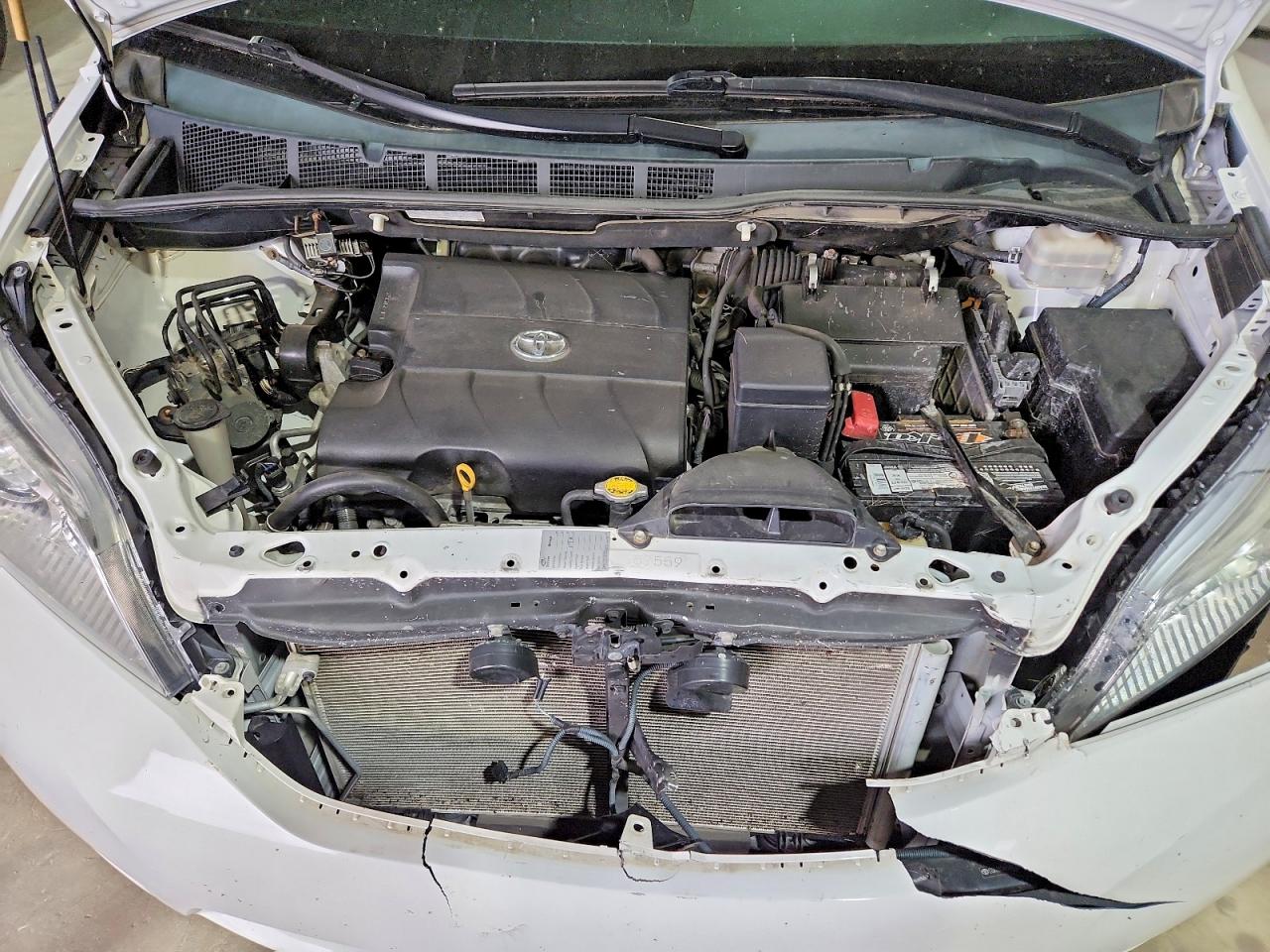 Toyota Sienna Le