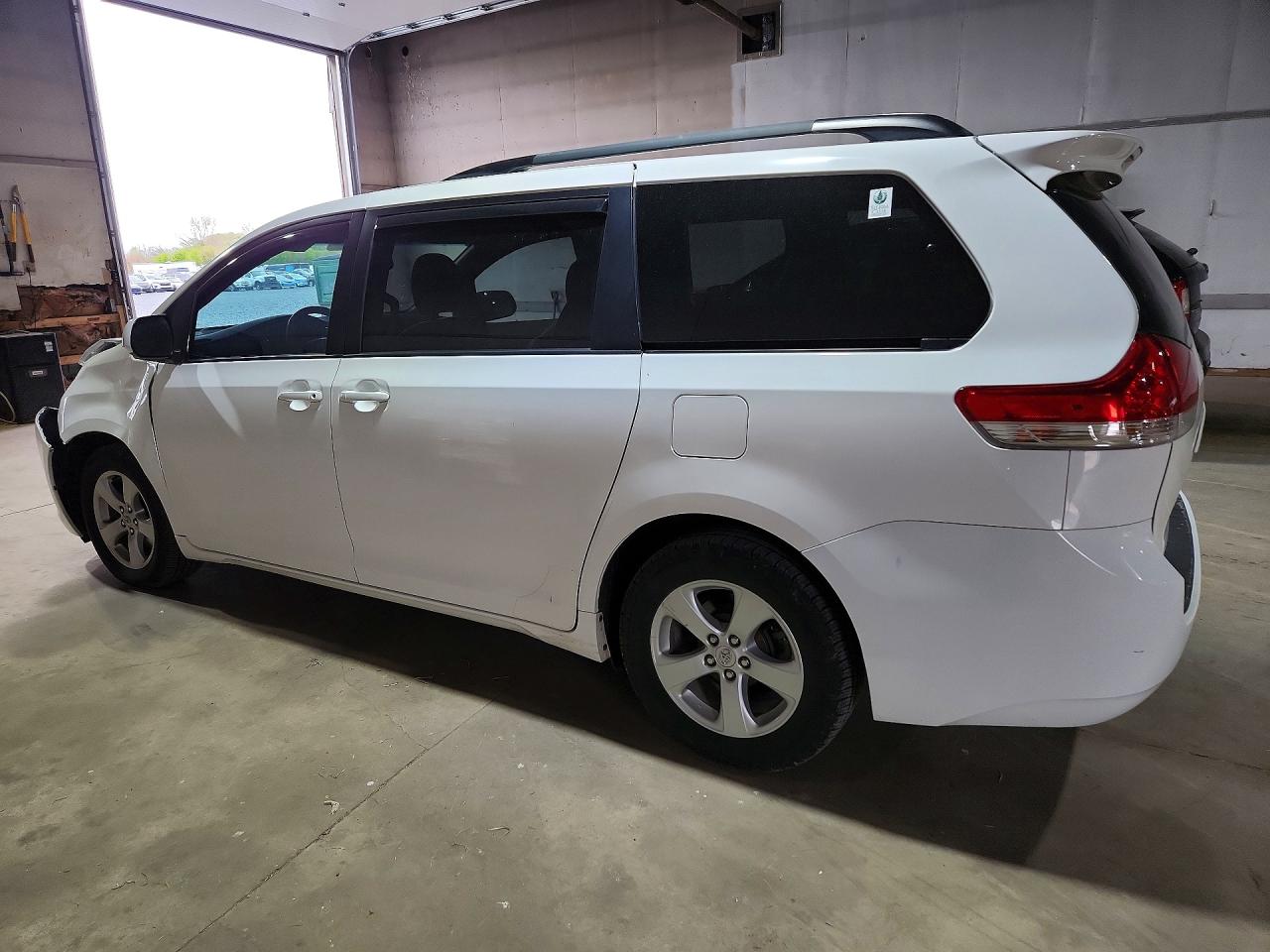 Toyota Sienna Le