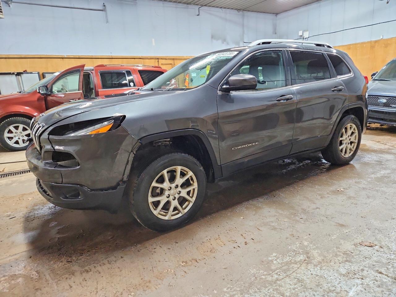 Salvage Jeep Cherokee Image