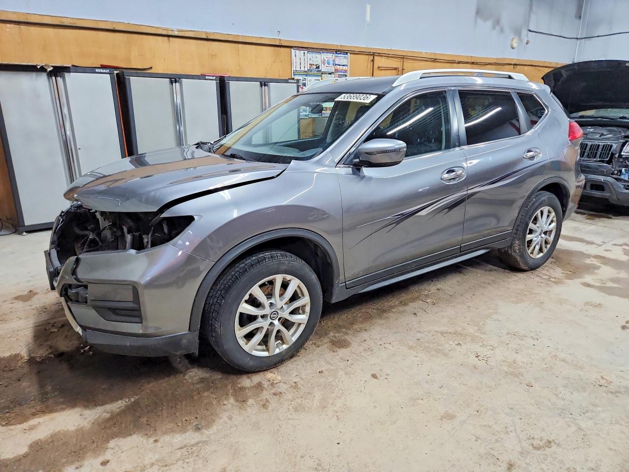 Salvage Nissan Rogue Image