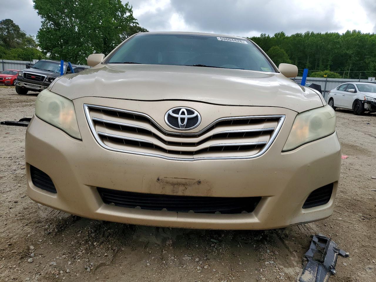 Toyota Camry Xle V6