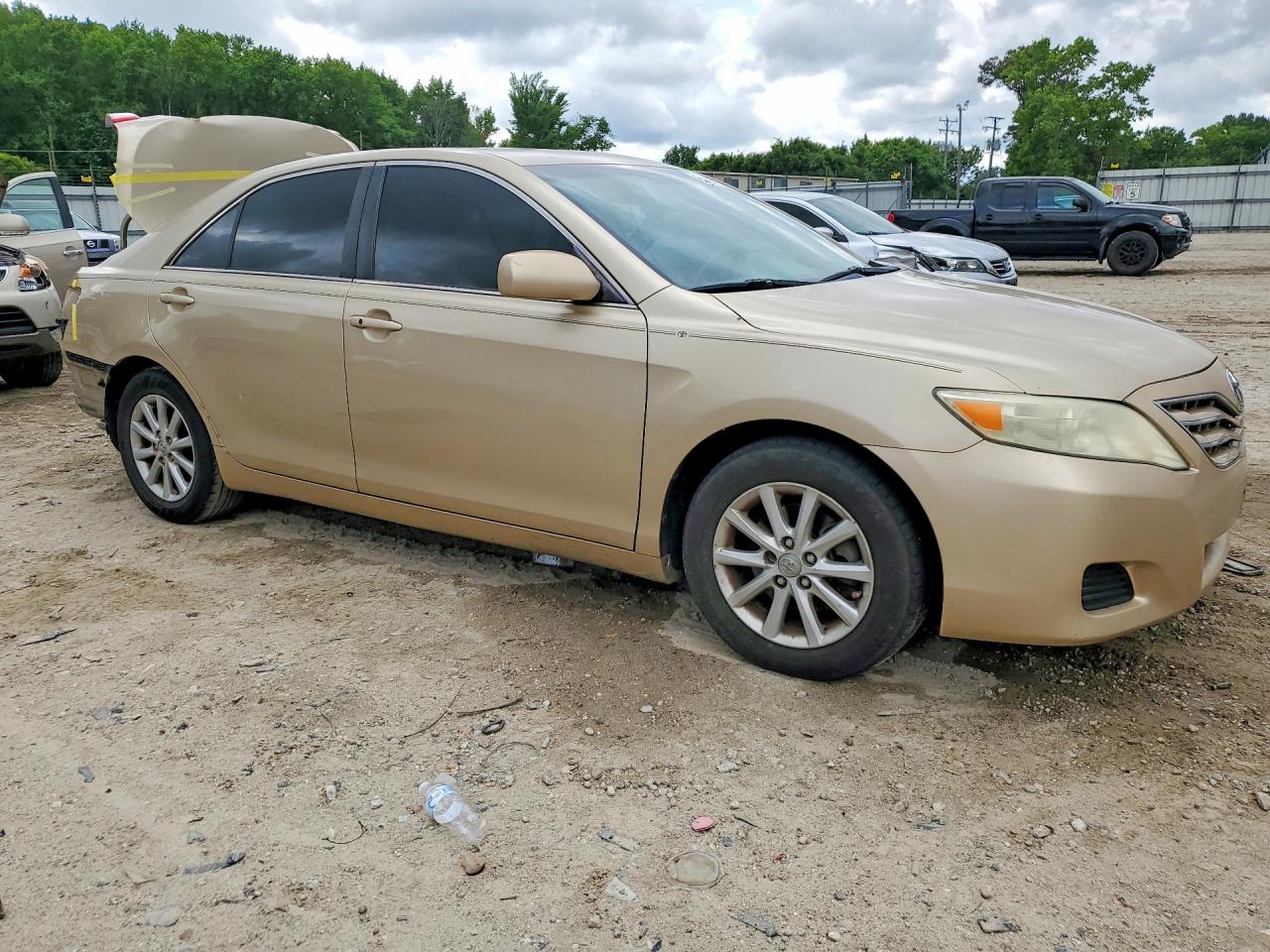 Toyota Camry Xle V6