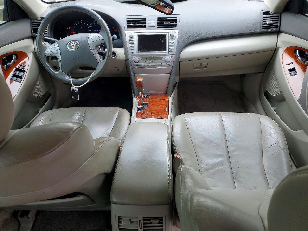 Toyota Camry Xle V6