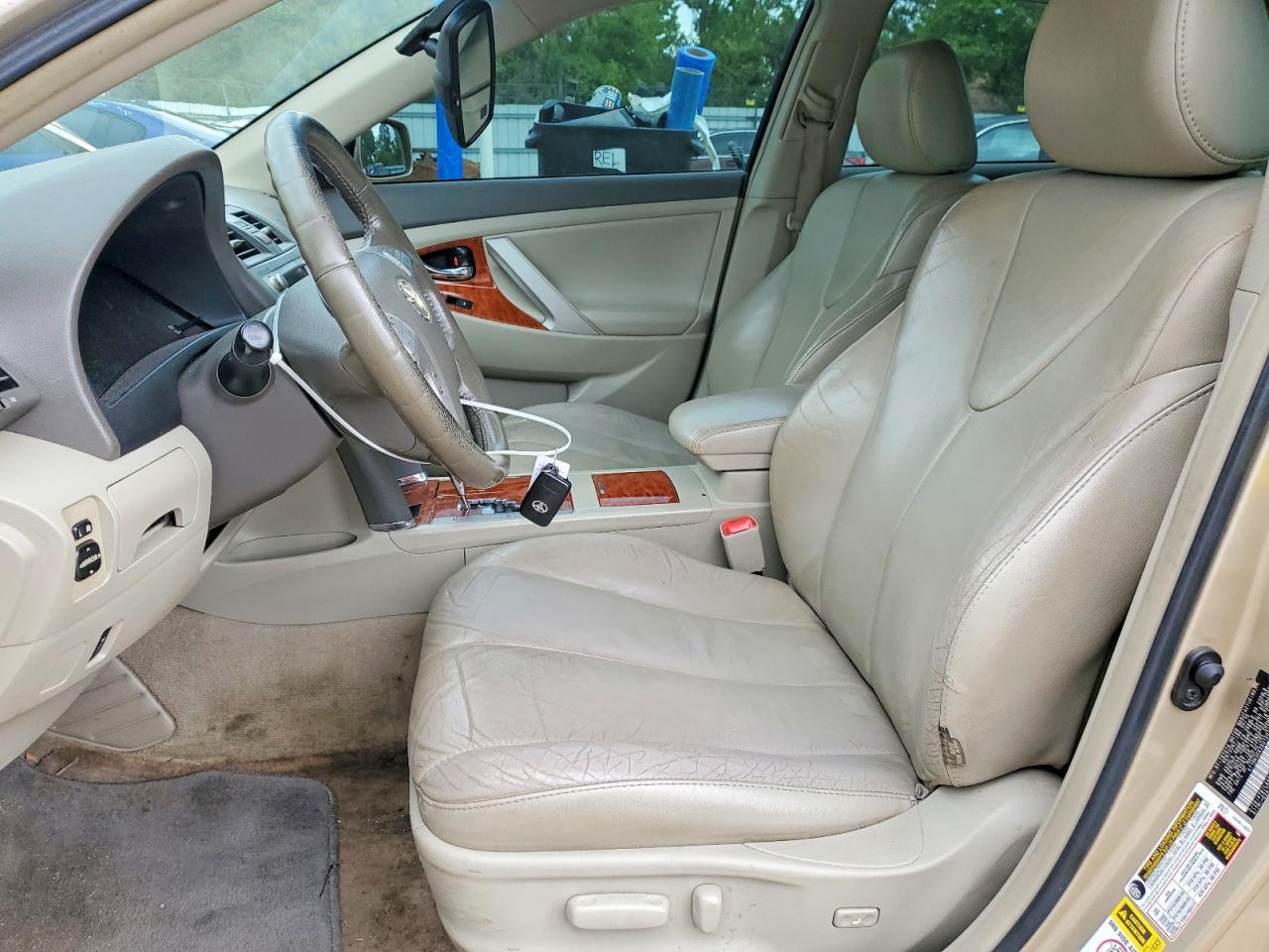 Toyota Camry Xle V6