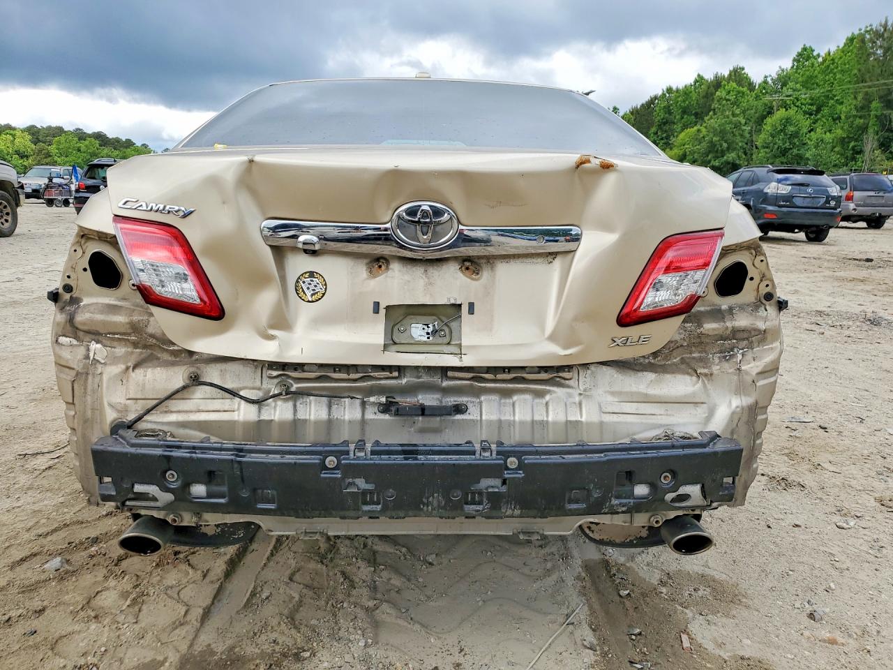 Toyota Camry Xle V6