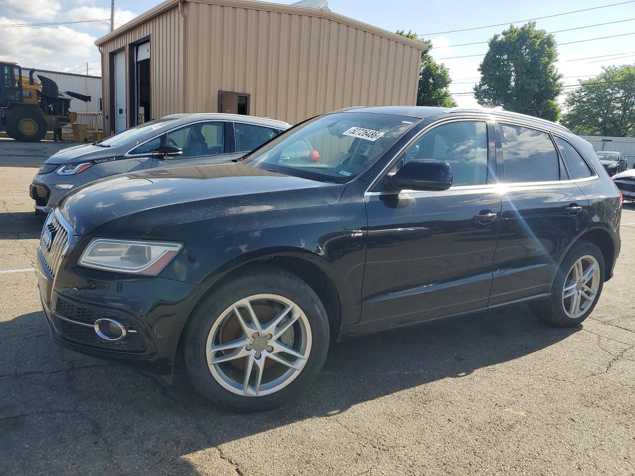 Salvage Audi Q5 Image