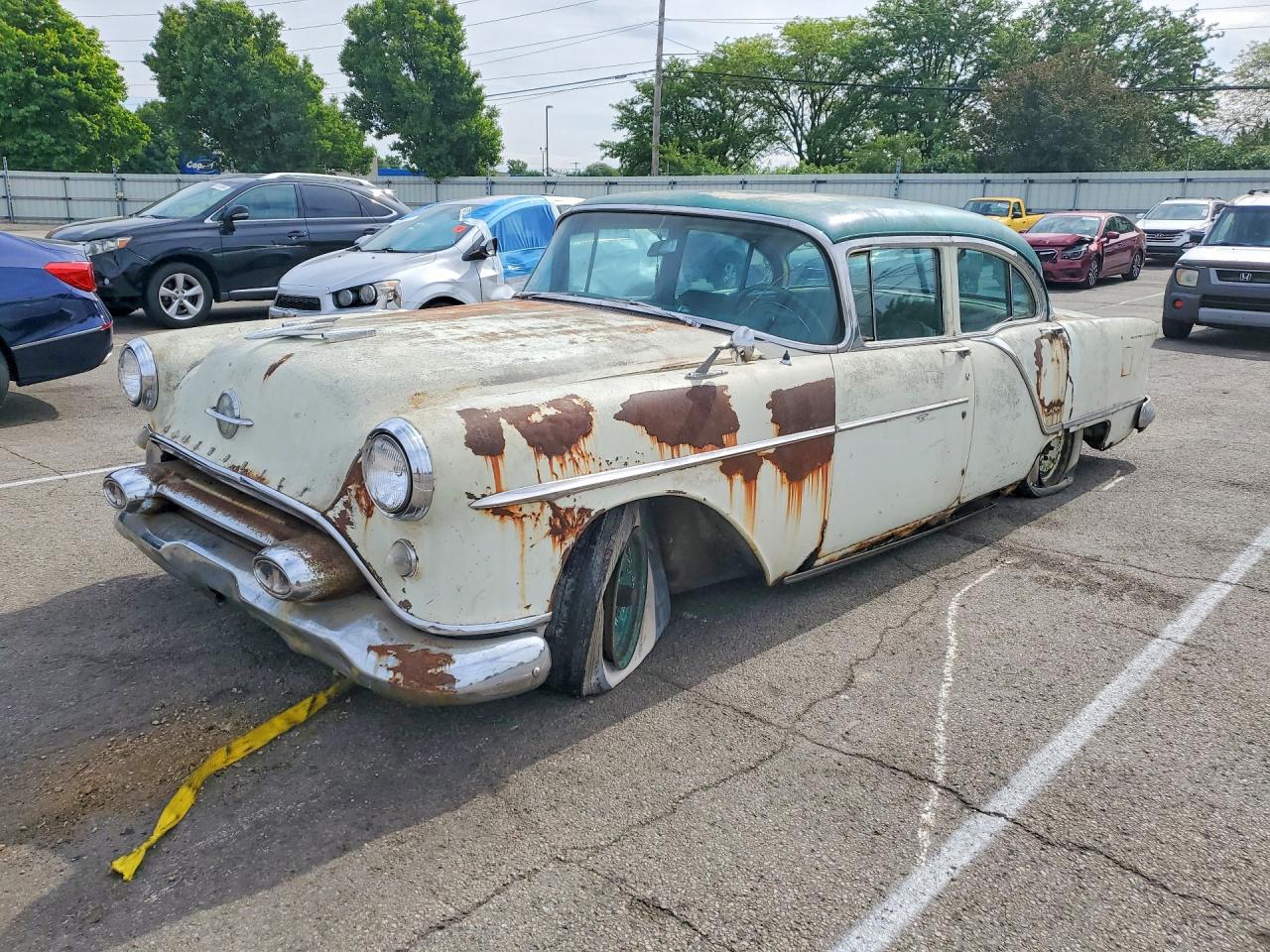 Salvage Oldsmobile 98 Image
