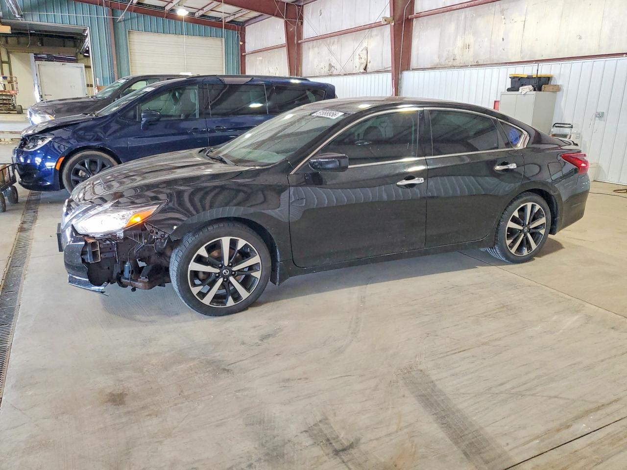 Salvage Nissan Altima Image