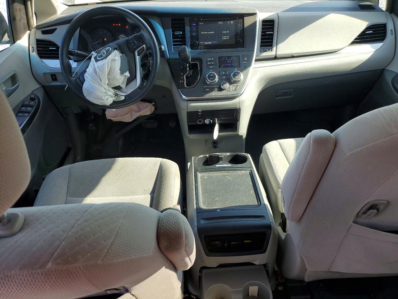 Toyota Sienna Le