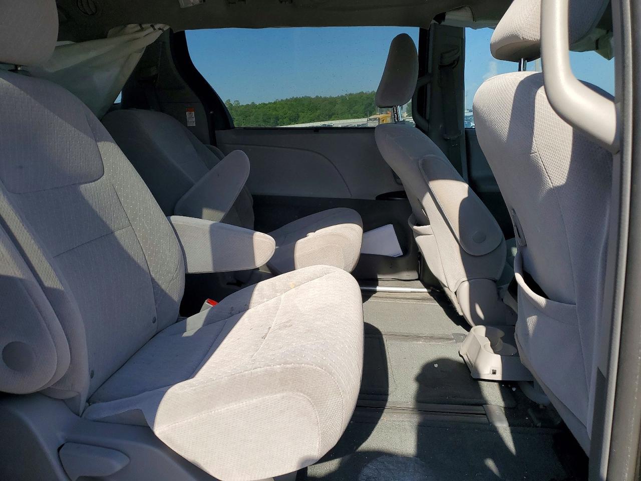 Toyota Sienna Le