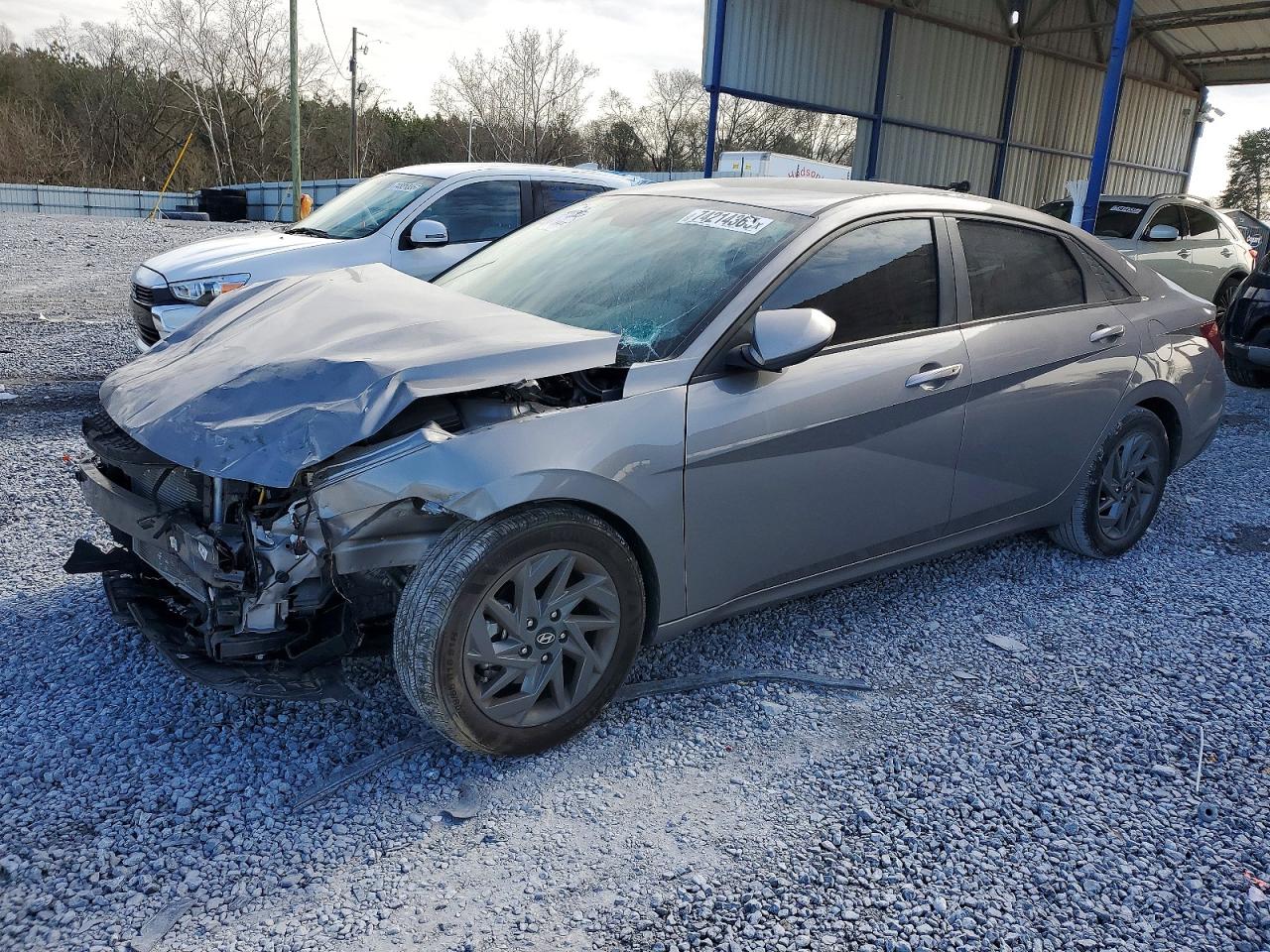 Salvage Hyundai ELANTRA Image