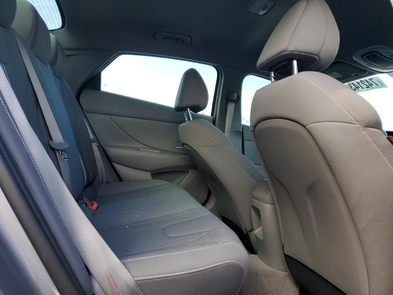 Hyundai ELANTRA Sel