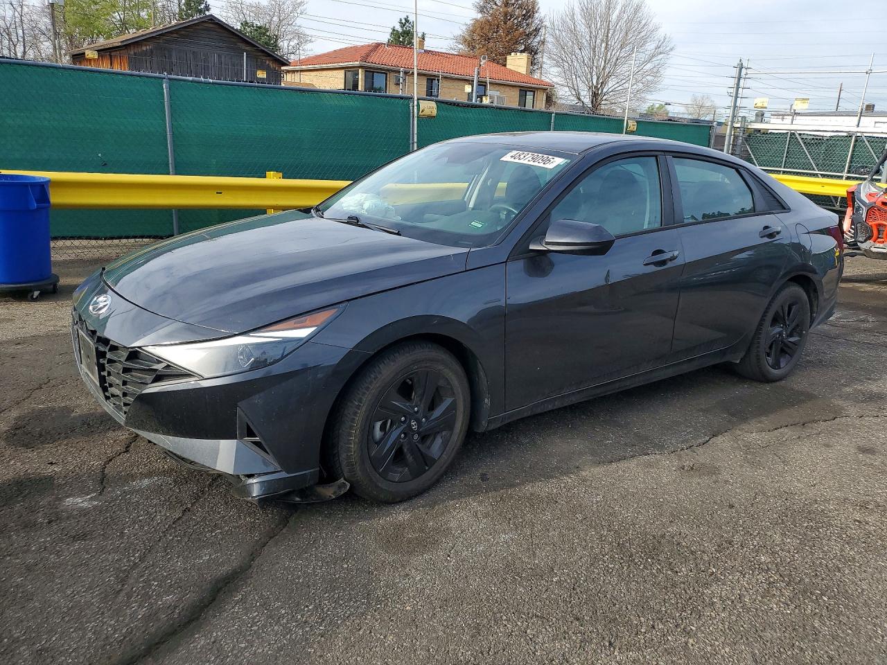 Salvage Hyundai ELANTRA Image