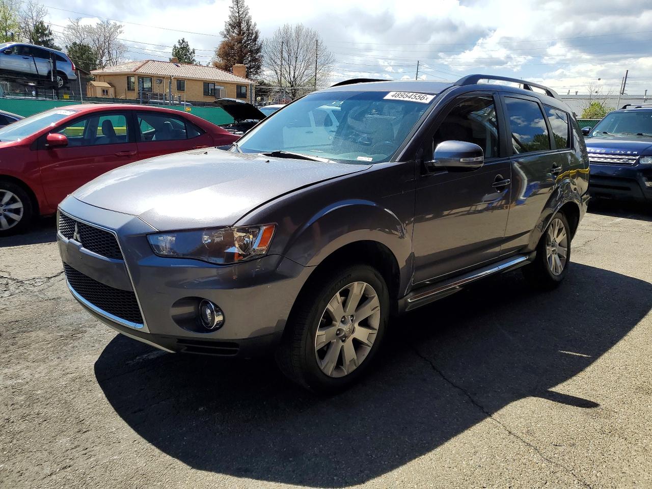 Salvage Mitsubishi Outlander Image