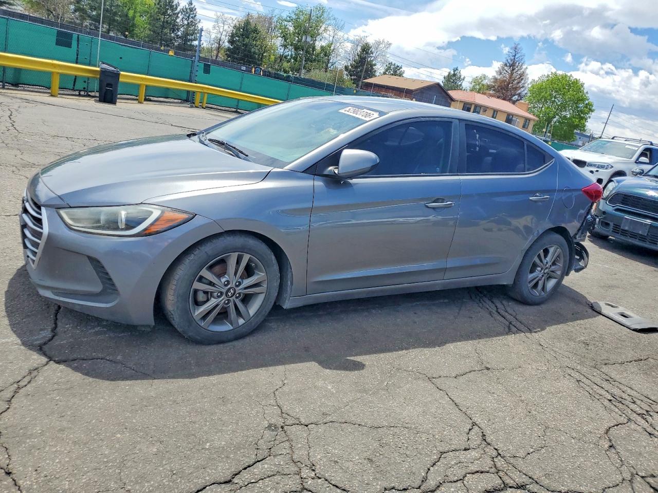 Salvage Hyundai ELANTRA Image