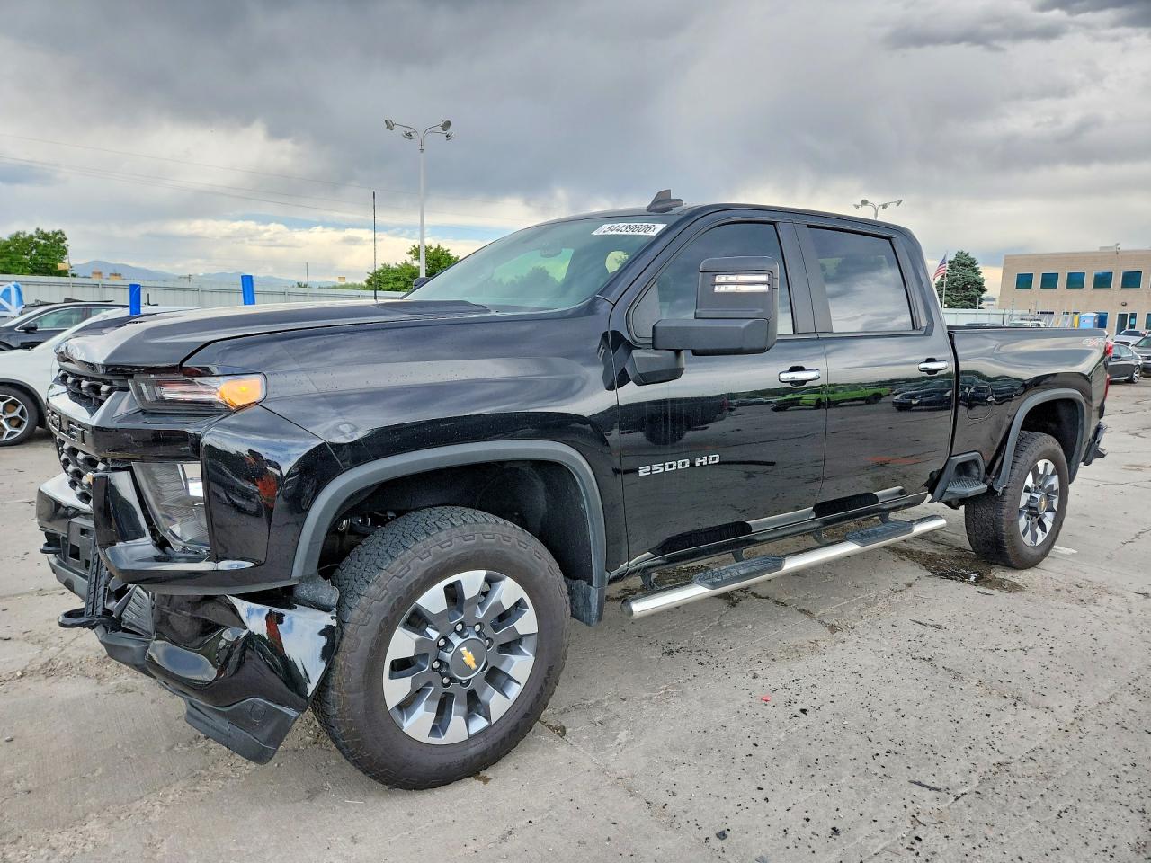 Salvage Chevrolet Silverado Image