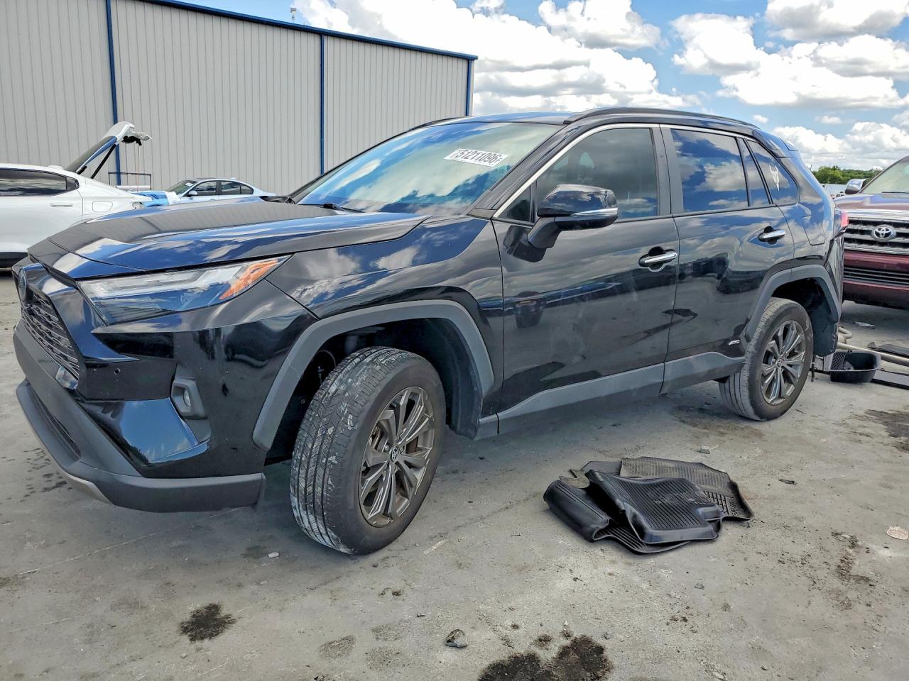 Salvage Toyota RAV4 Image
