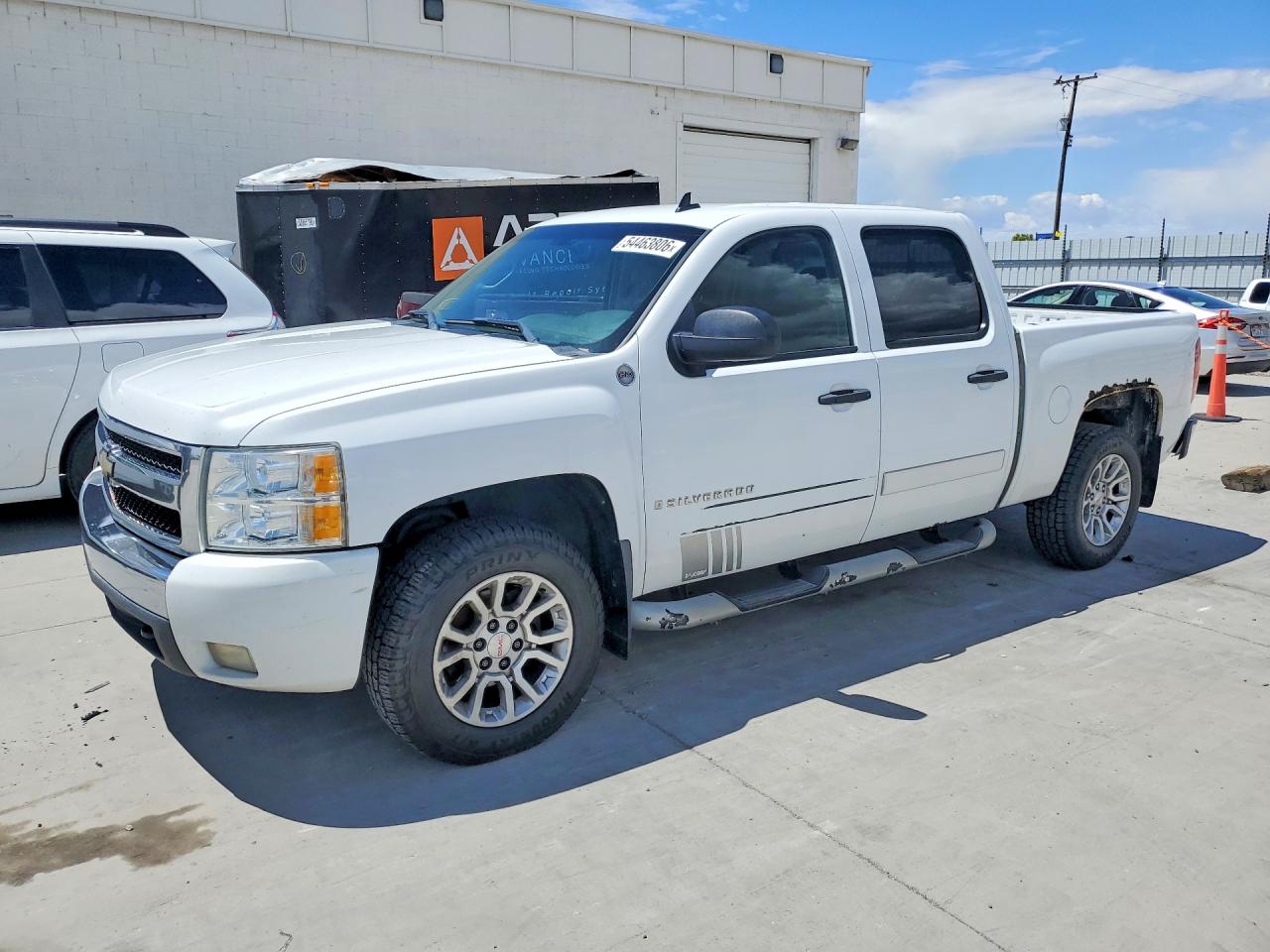 Salvage Chevrolet Silverado Image