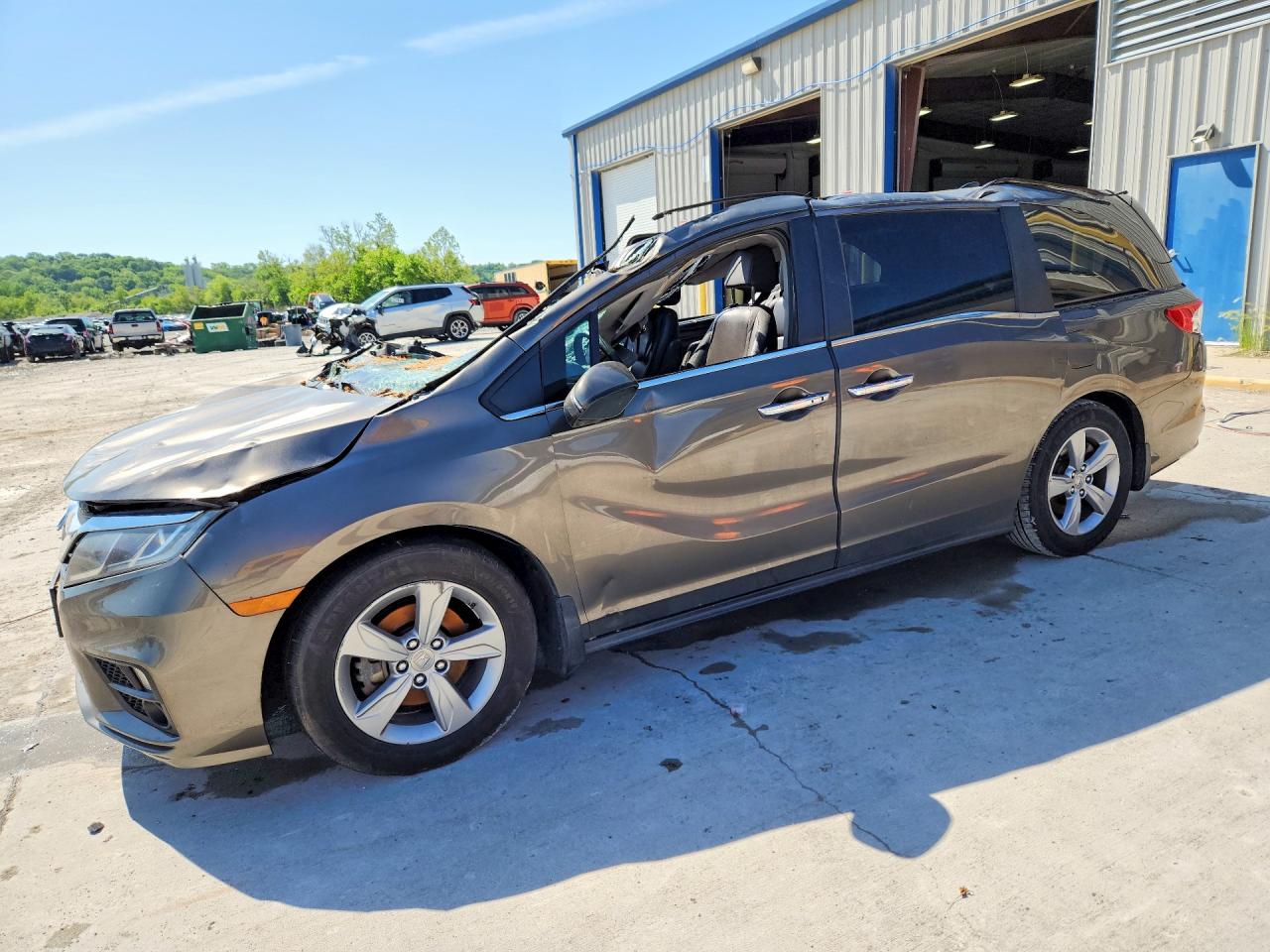 Salvage Honda Odyssey Image