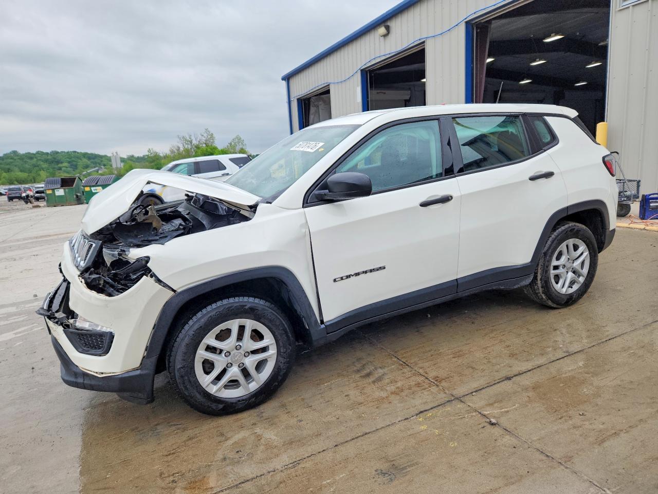 Salvage Jeep Compass Image