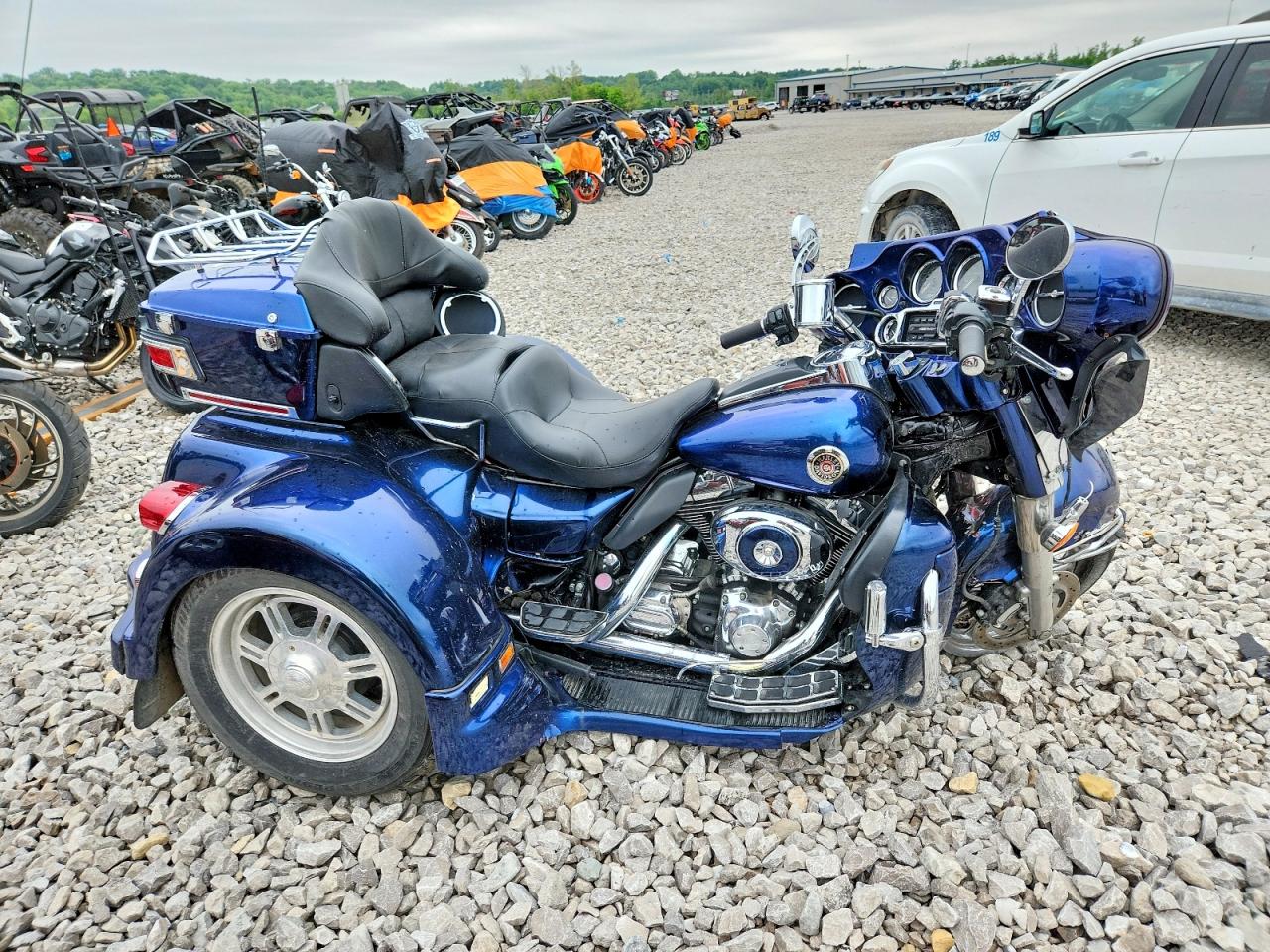 Salvage Harley-Davidson Fl Image