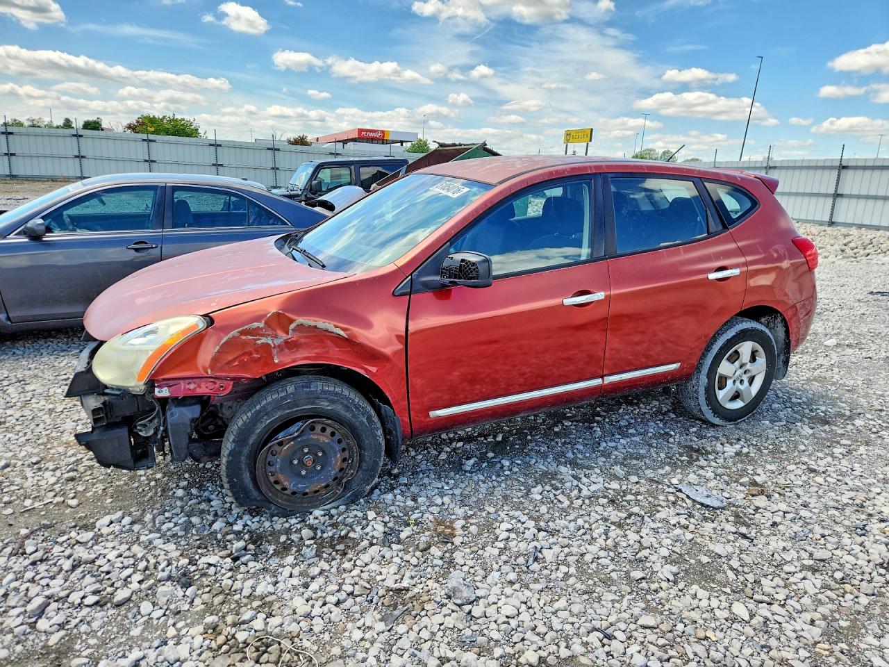 Salvage Nissan Rogue Image