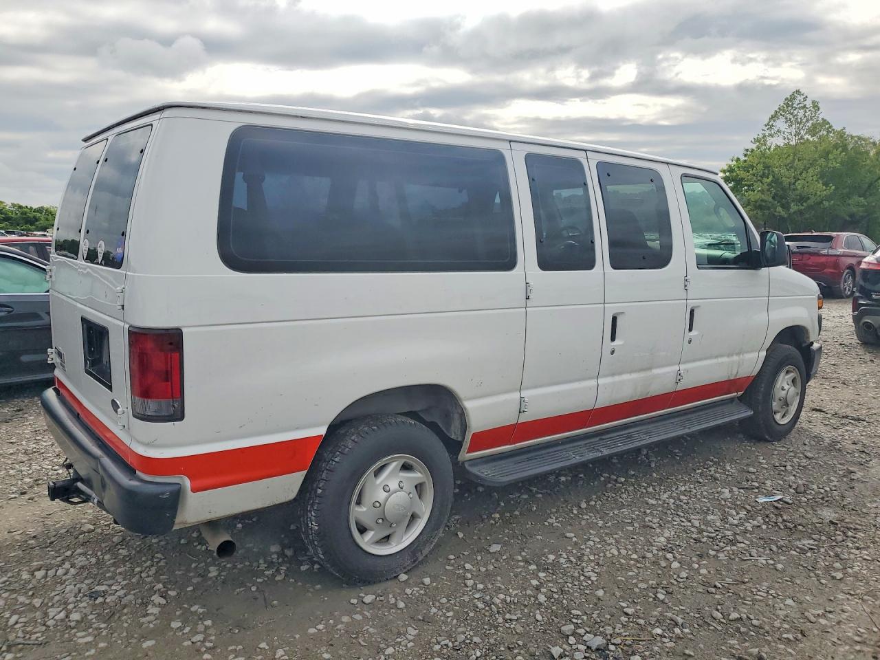 Ford Econoline E350 Super Duty Wagon