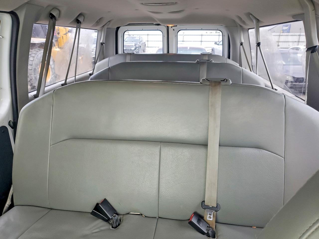 Ford Econoline E350 Super Duty Wagon
