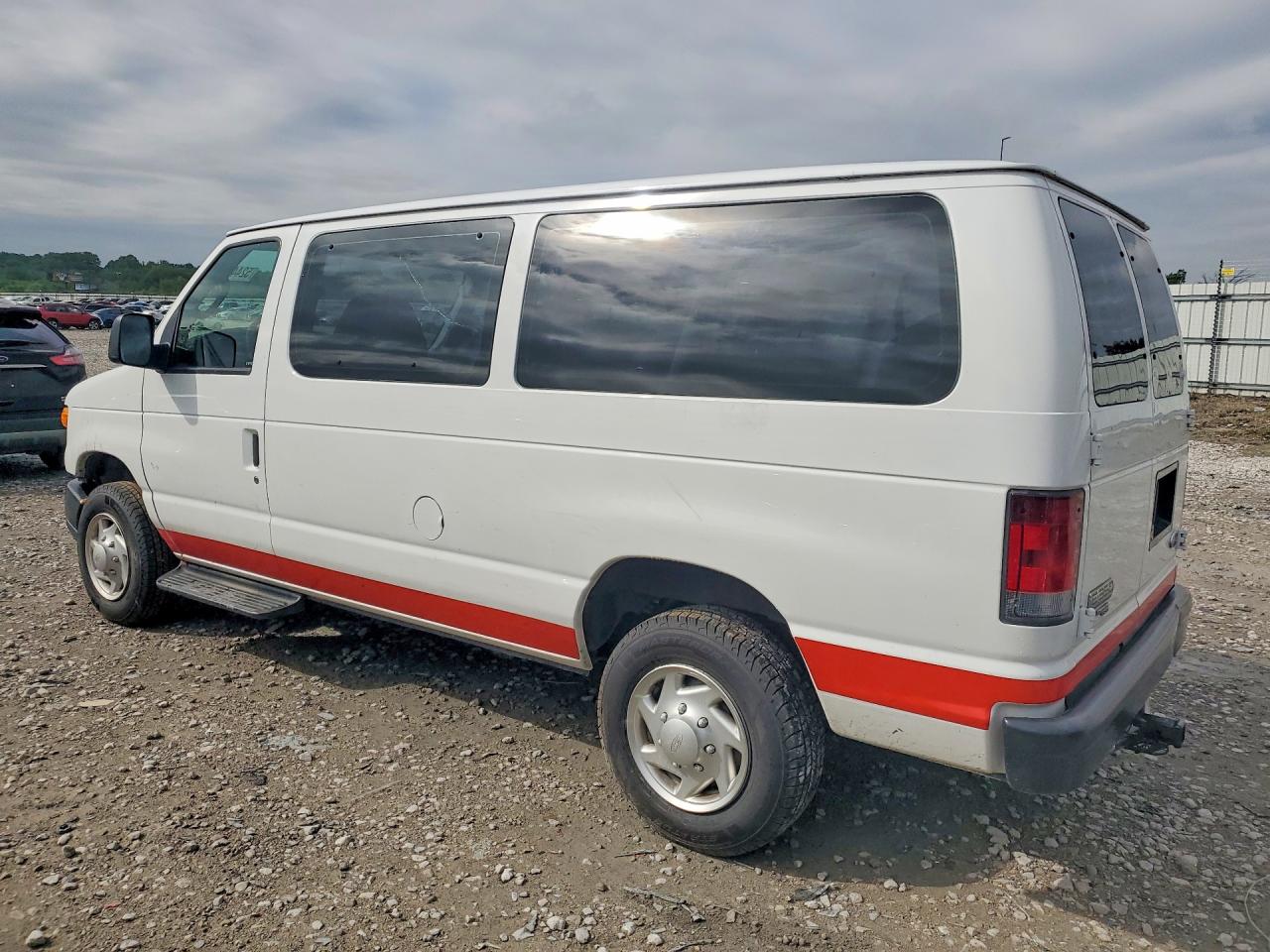 Ford Econoline E350 Super Duty Wagon