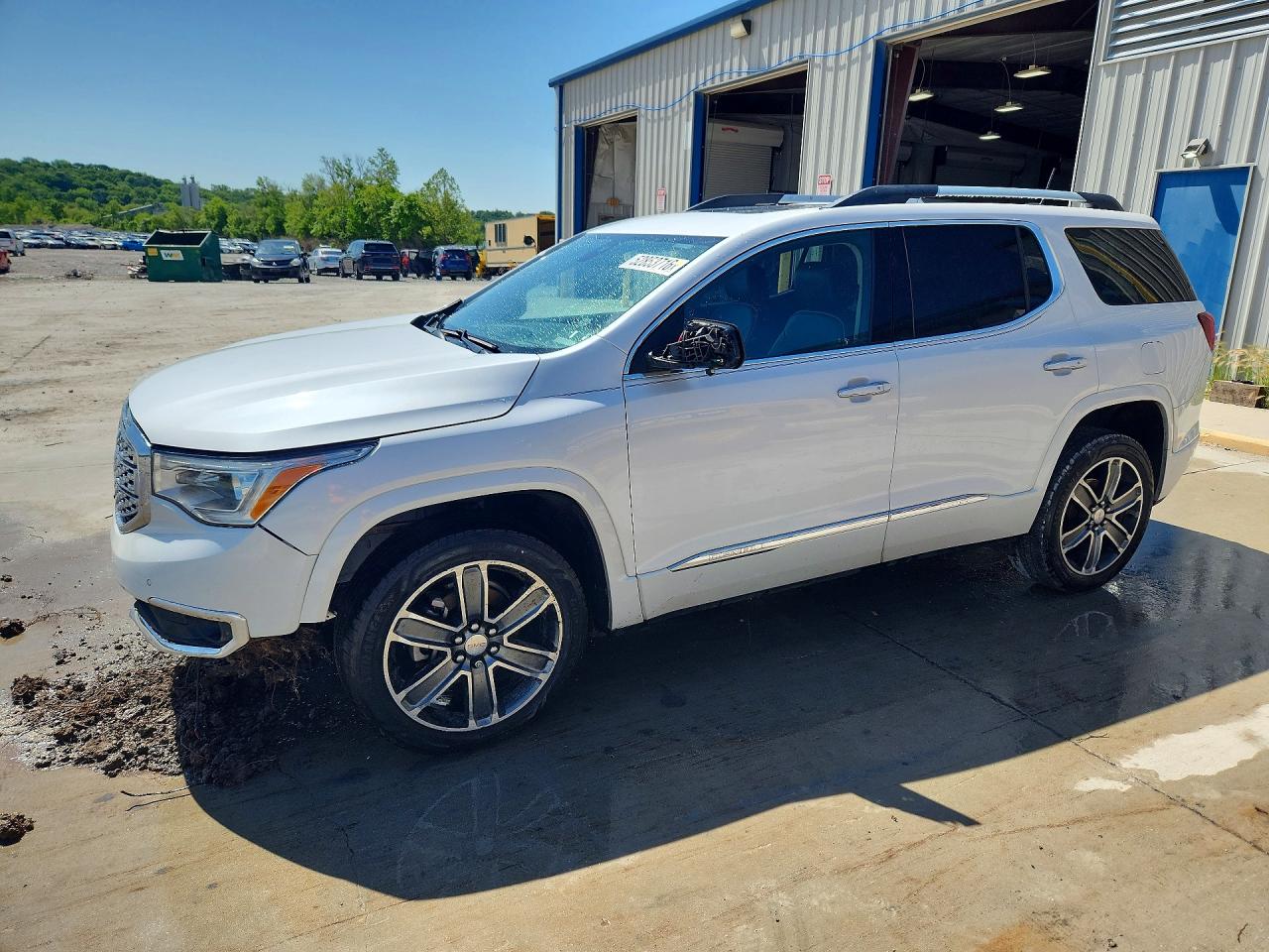 Salvage GMC Acadia Image