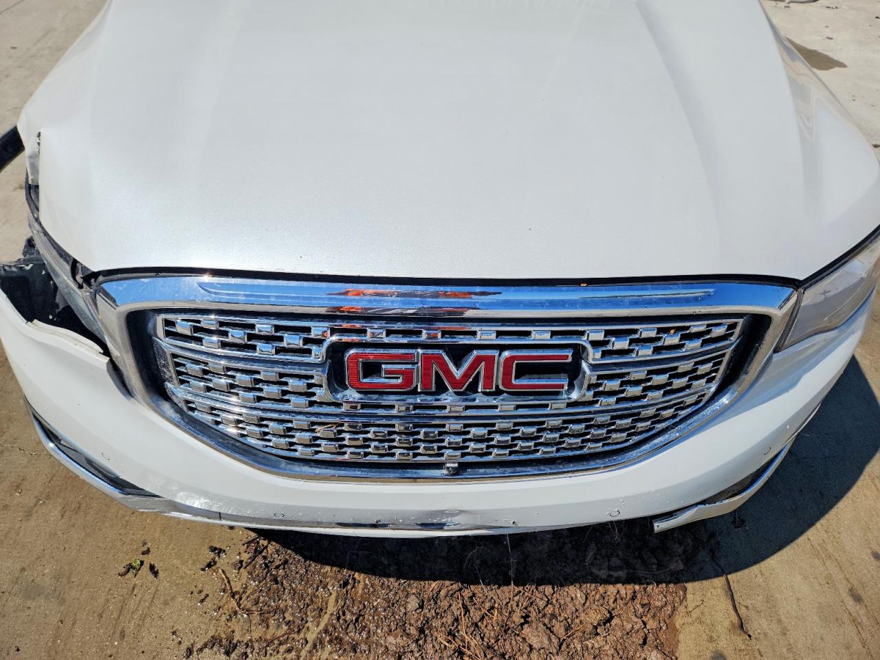 GMC Acadia Denali