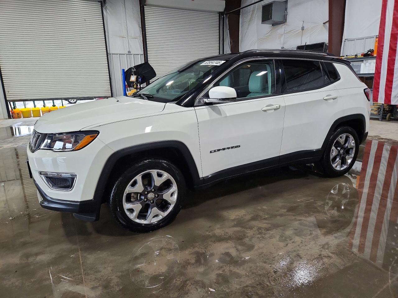 Salvage Jeep Compass Image