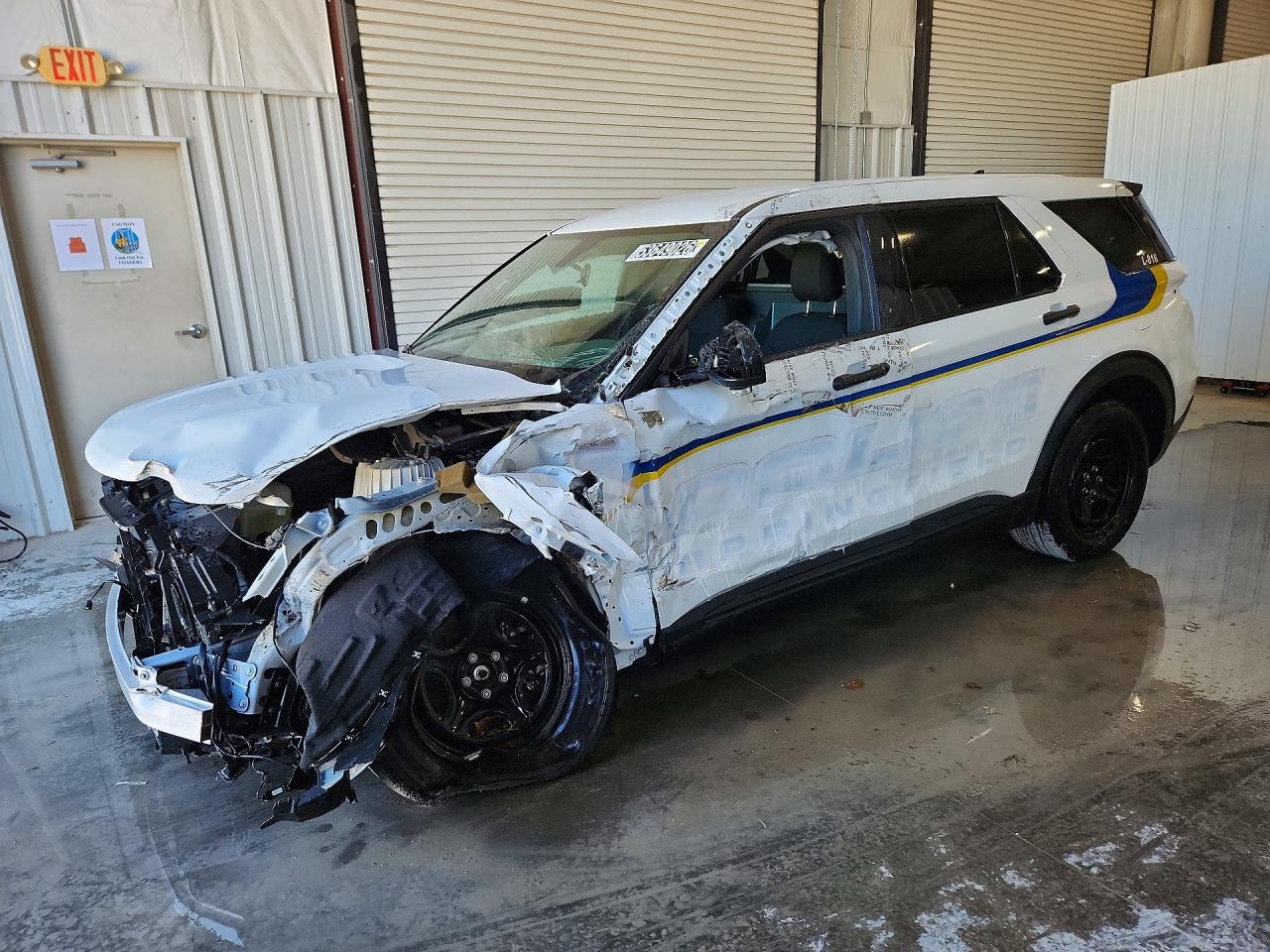 Salvage Ford Explorer Image