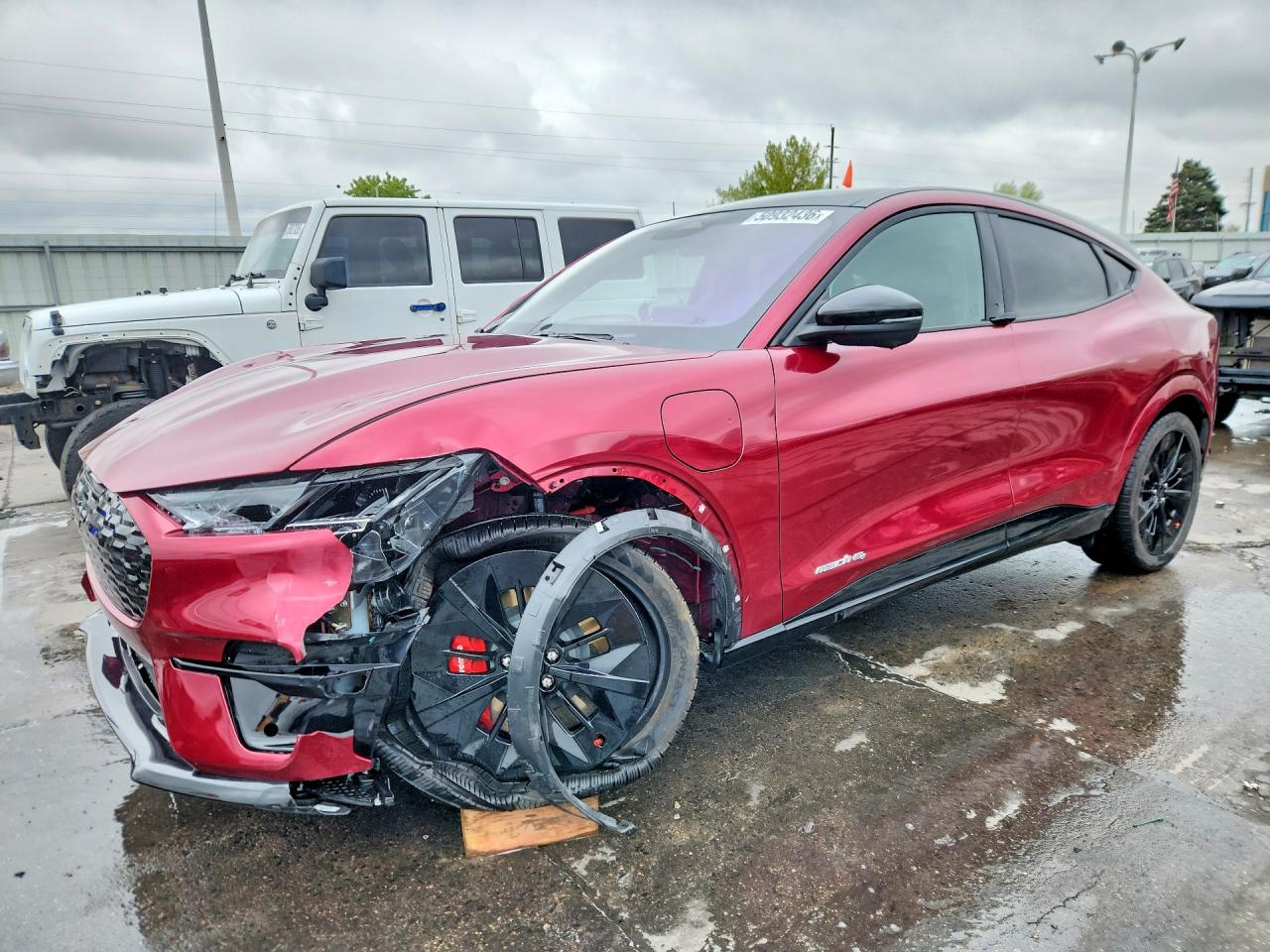 Salvage Ford Mustang Image