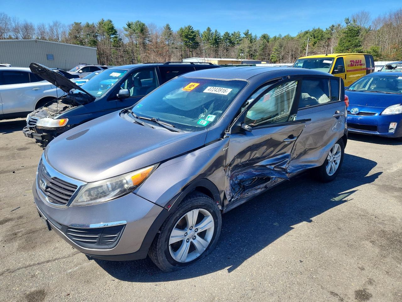 Salvage Kia Sportage Image