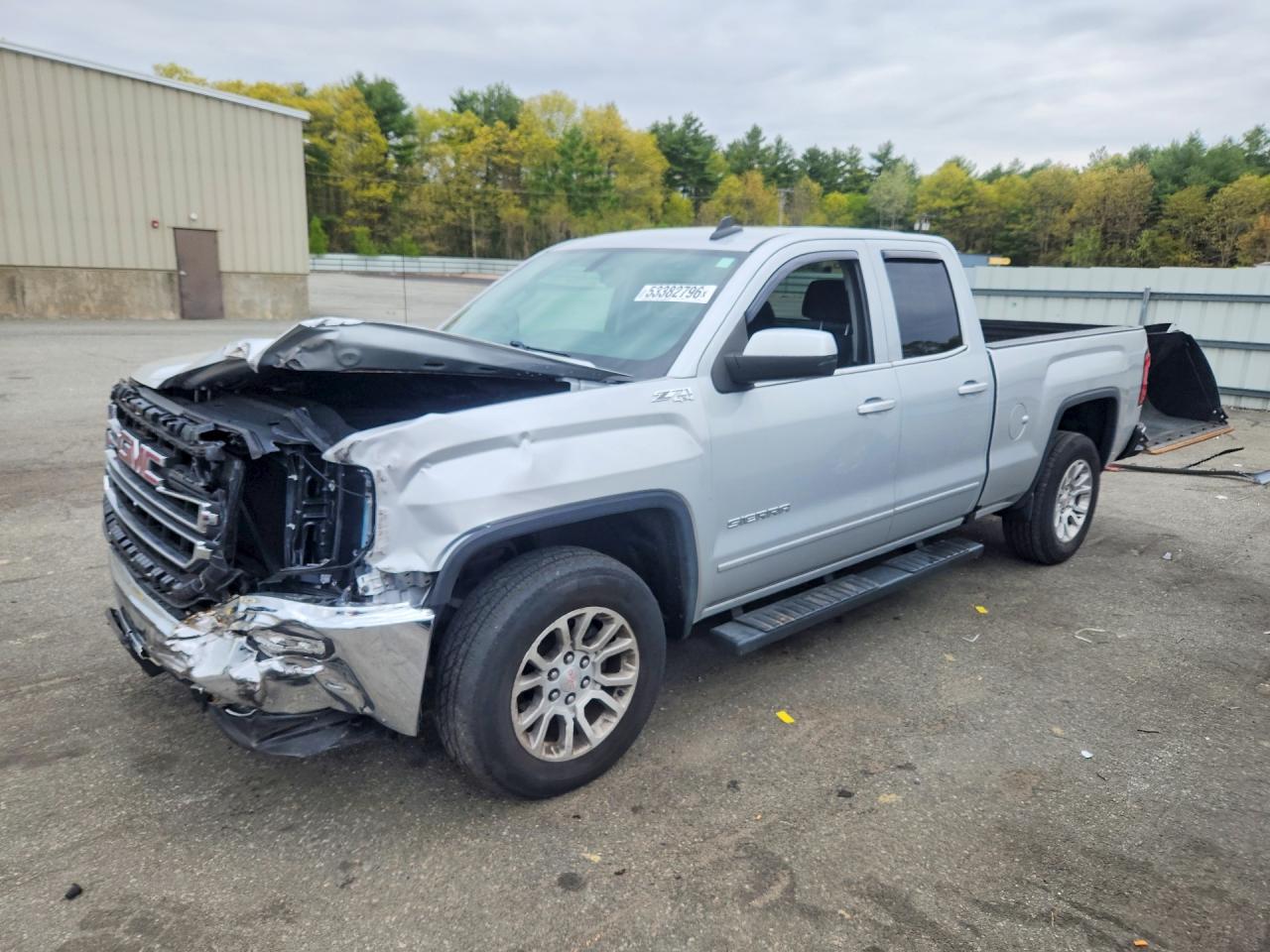 Salvage GMC Sierra Image