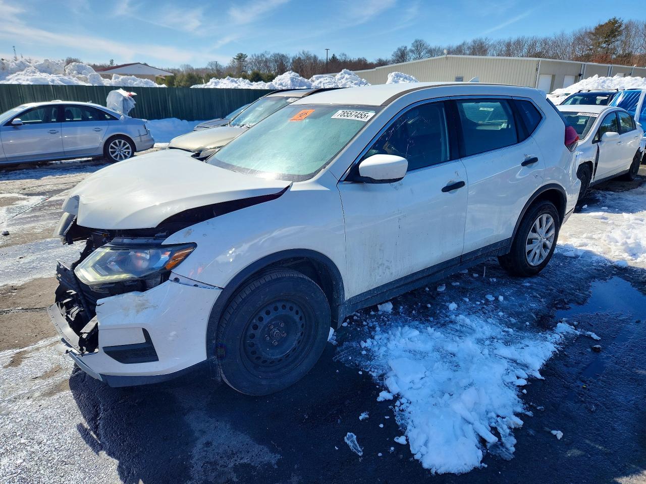 Salvage Nissan Rogue Image