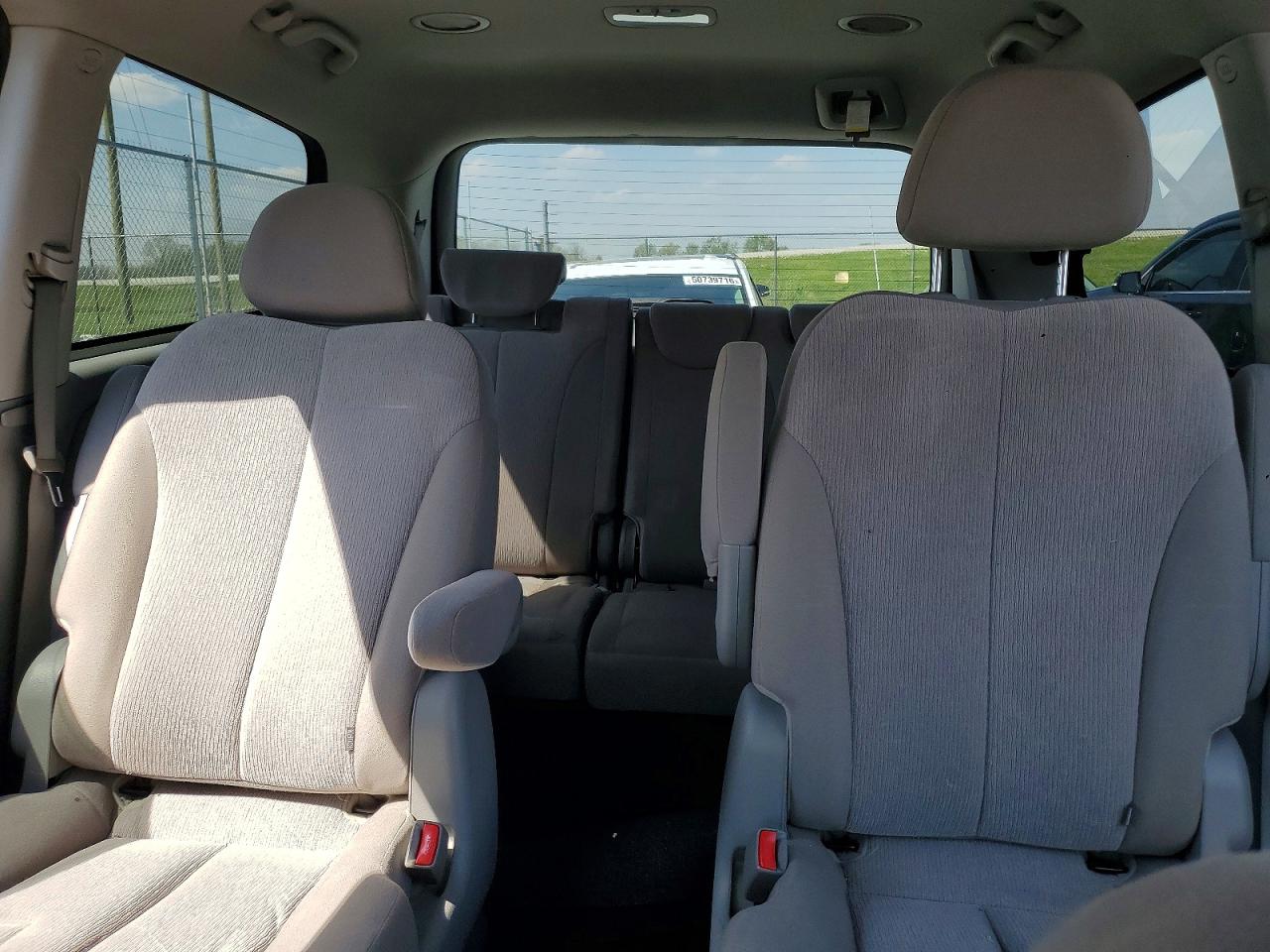 Kia Sedona Lx