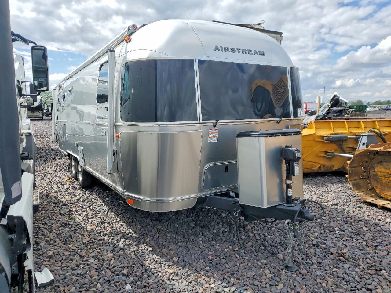 Salvage Airstream Trailer Image