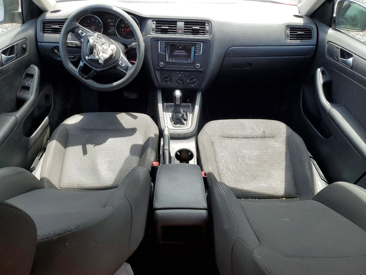 Volkswagen Jetta S