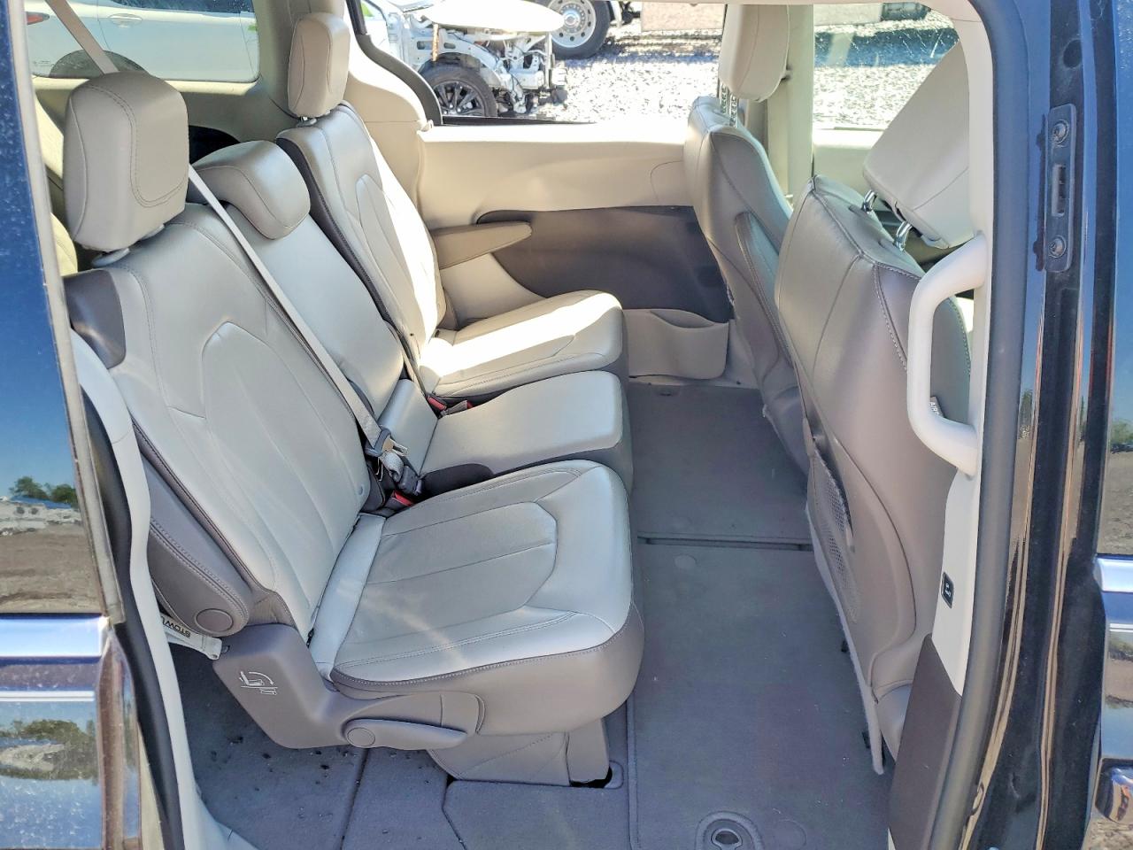 Chrysler Pacifica Touring L