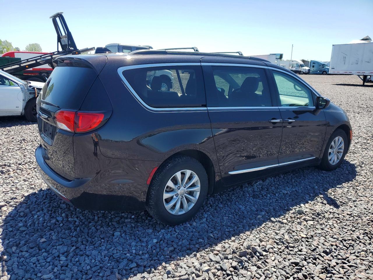 Chrysler Pacifica Touring L