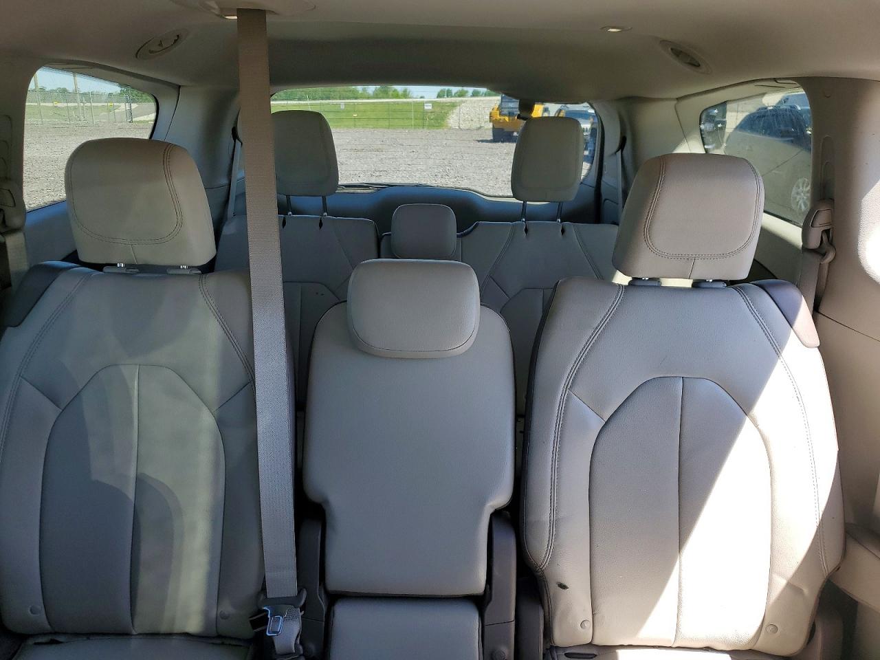 Chrysler Pacifica Touring L