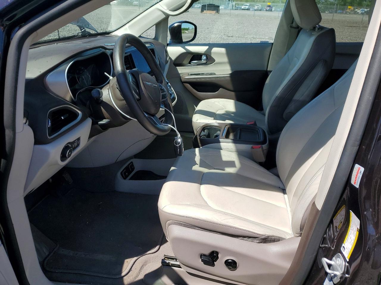 Chrysler Pacifica Touring L