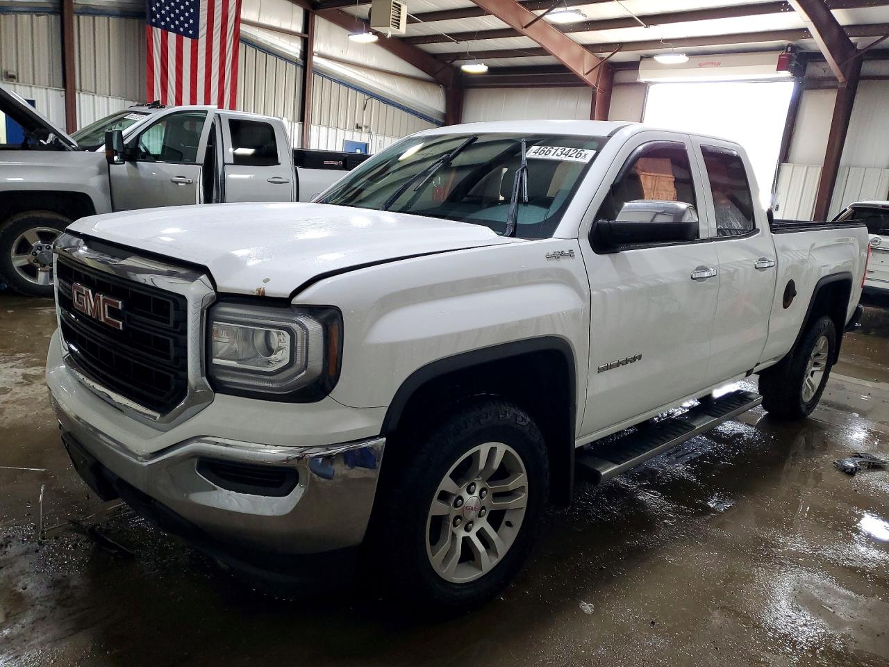 Salvage GMC Sierra Image