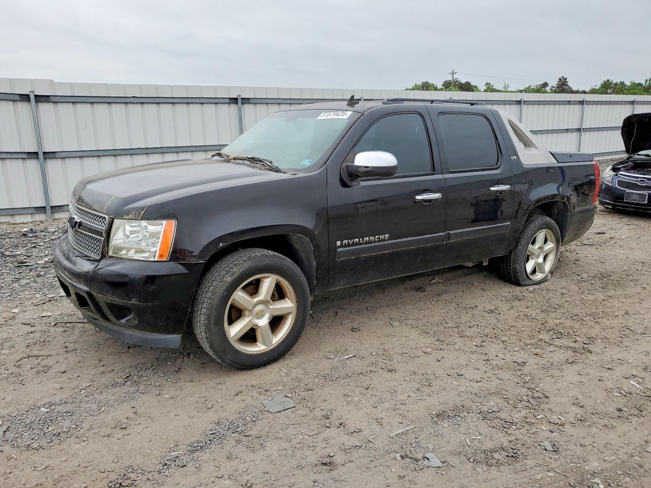 Salvage Chevrolet Avalanche Image