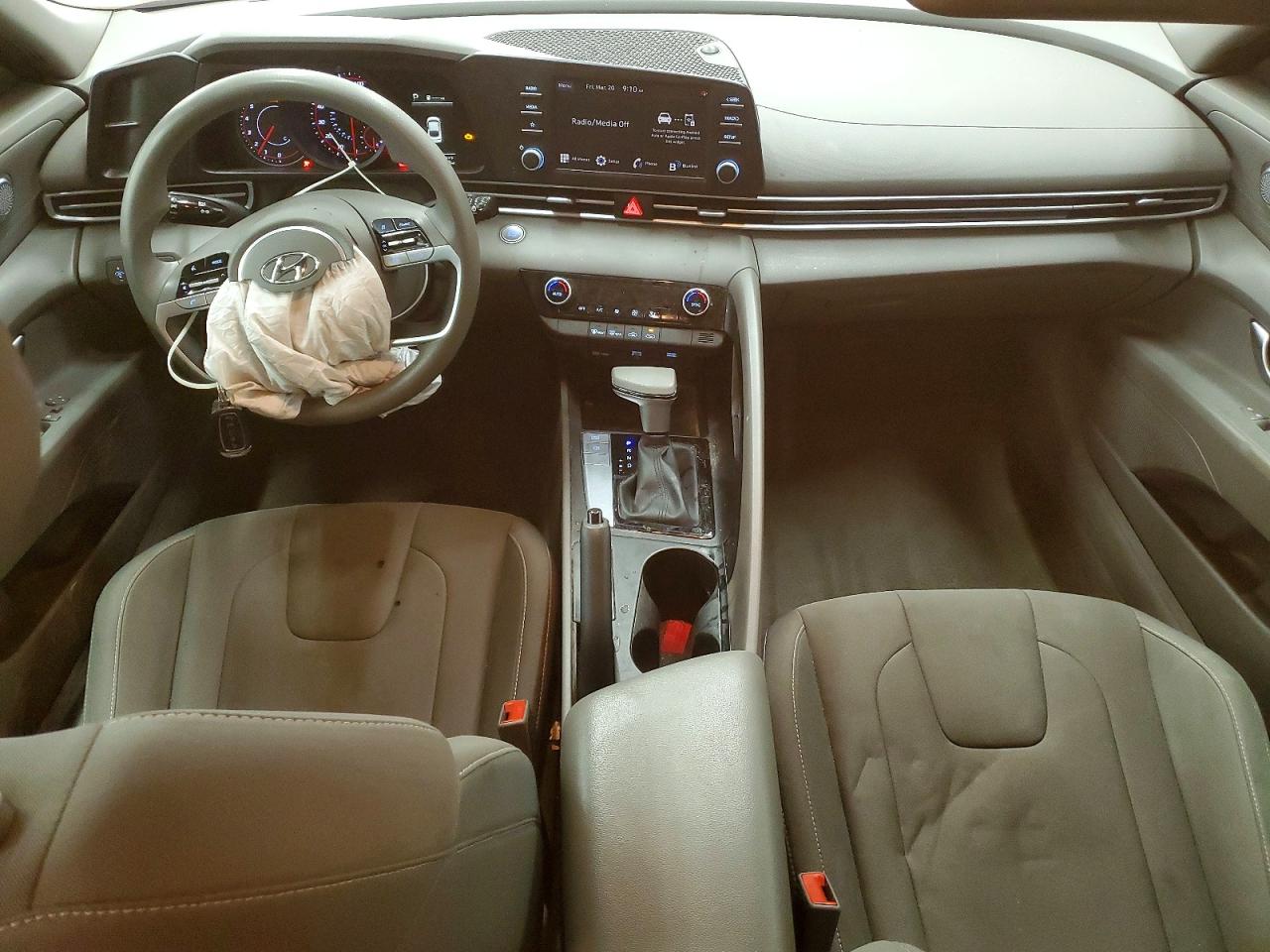 Hyundai ELANTRA Sel