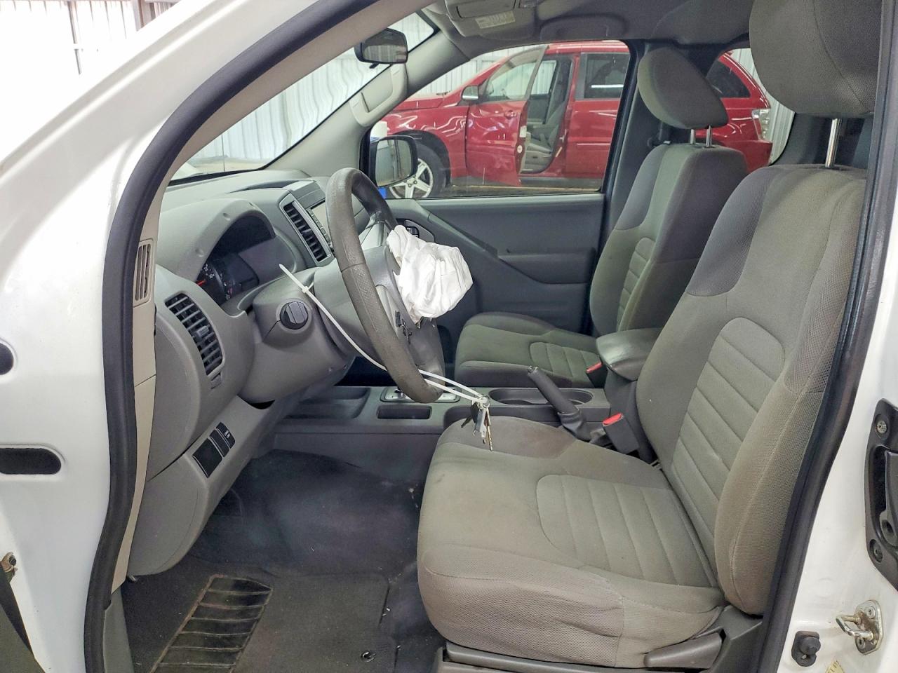 Nissan Frontier S